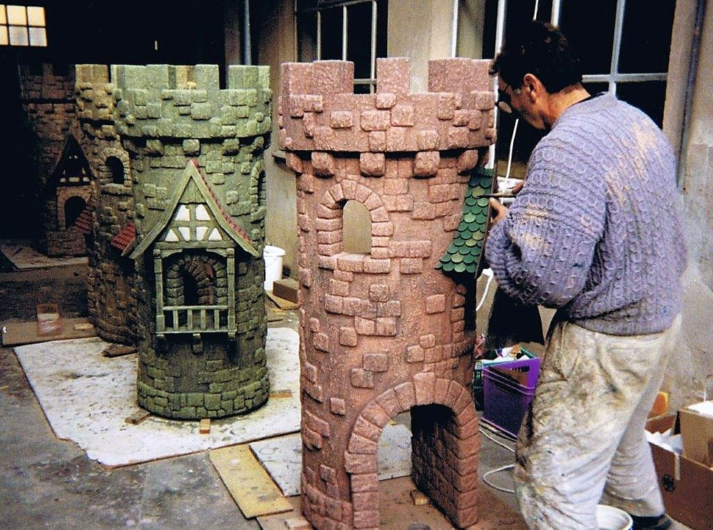 In the workshop, building merchandisers for Teddys love Rothenburg